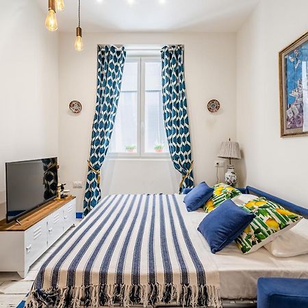 Studio Travel 24M2, 120M Vieux-Port ,Clim , Wifi ,Acces Autonome Avec Code Marseille Eksteriør billede
