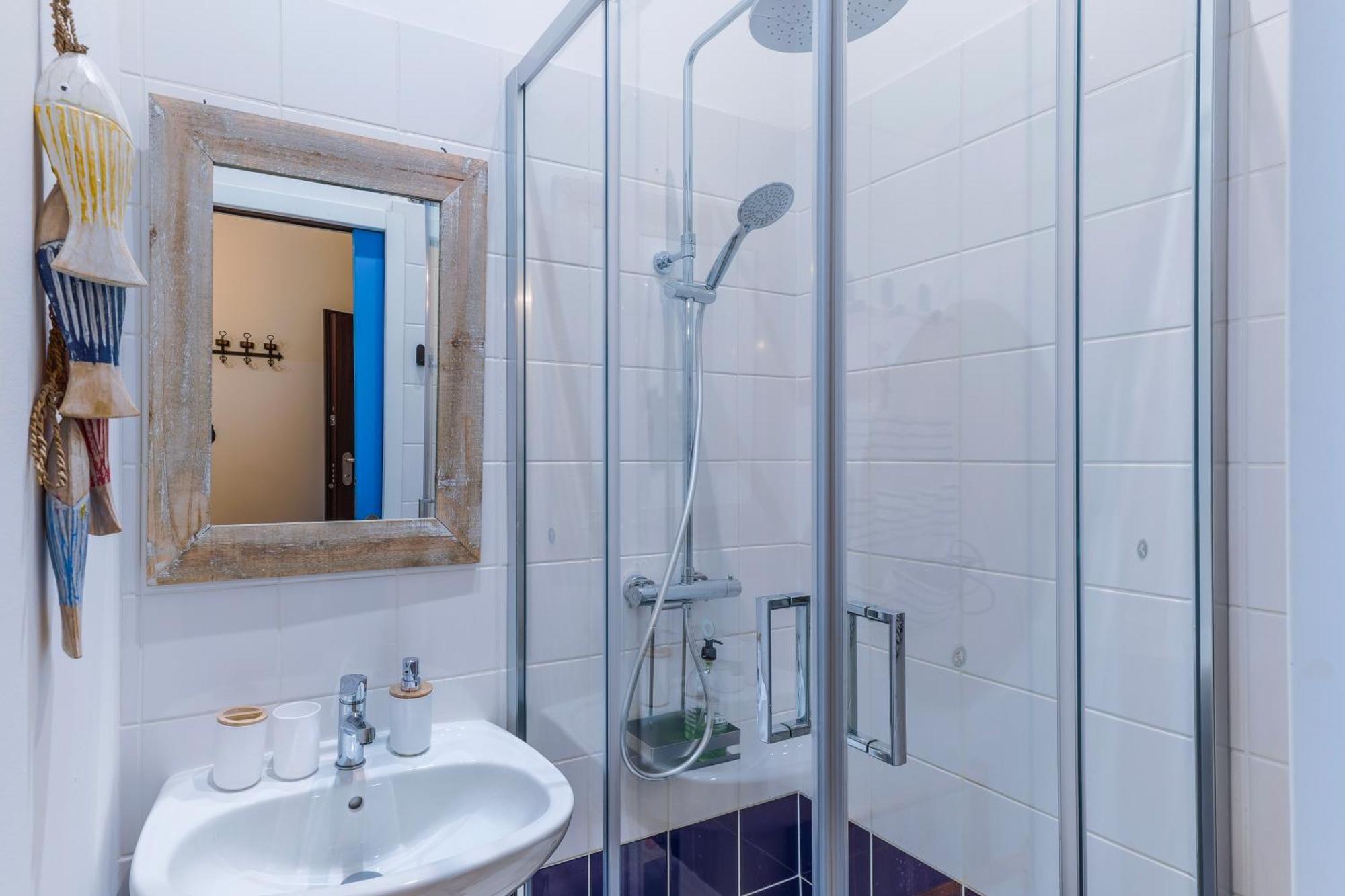 Studio Travel 24M2, 120M Vieux-Port ,Clim , Wifi ,Acces Autonome Avec Code Marseille Eksteriør billede